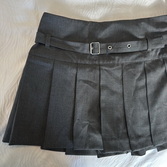 Zara Pleated Skirt - Picture 6 of 7
